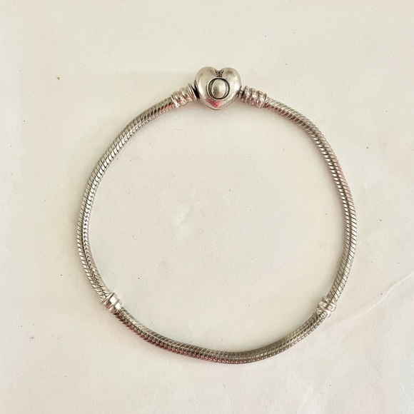 Pandora Sterling Silver Heart Clasp Bracelet - Picture 2 of 4